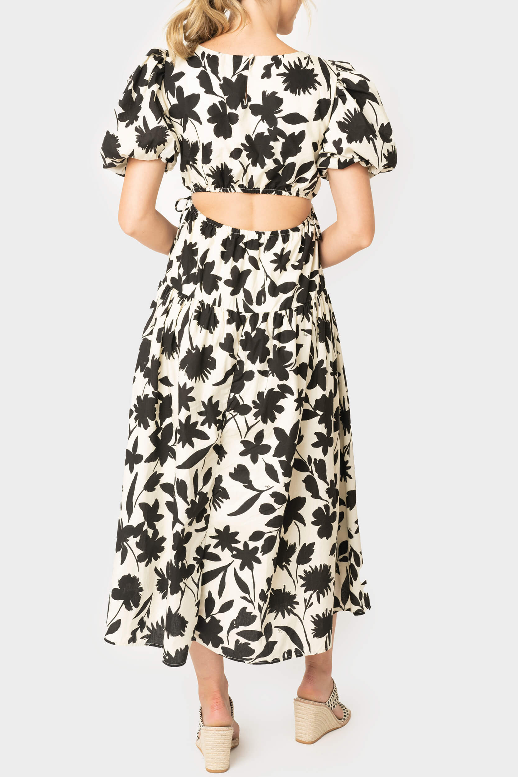 moon river ruffle sleeve shirred midi dress Moon River Floral Print Cut Out Shirred Midi Dress